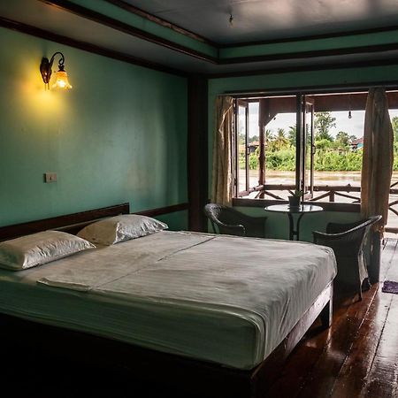 Nongsak Riverside Guesthouse & Nongsak Guesthouse Ban Khon Extérieur photo